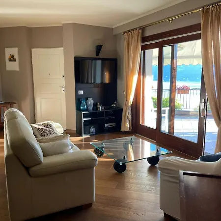 Apartment Rose On The Verbania